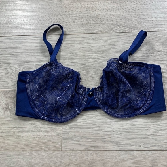 Victoria’s Secret Unlined Demi Navy Lace Bra - Picture 2 of 5